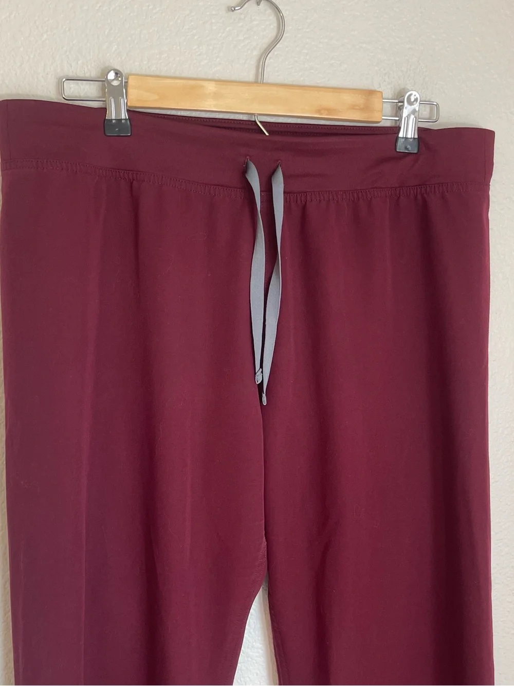 Figs Burgundy Pisco Basic Scrub Pants Size L 066